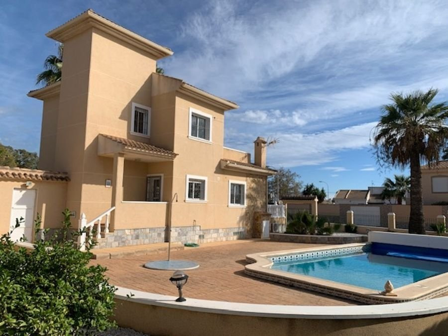 Villa · Herverkoop - Torrevieja · Alicante · Spanje