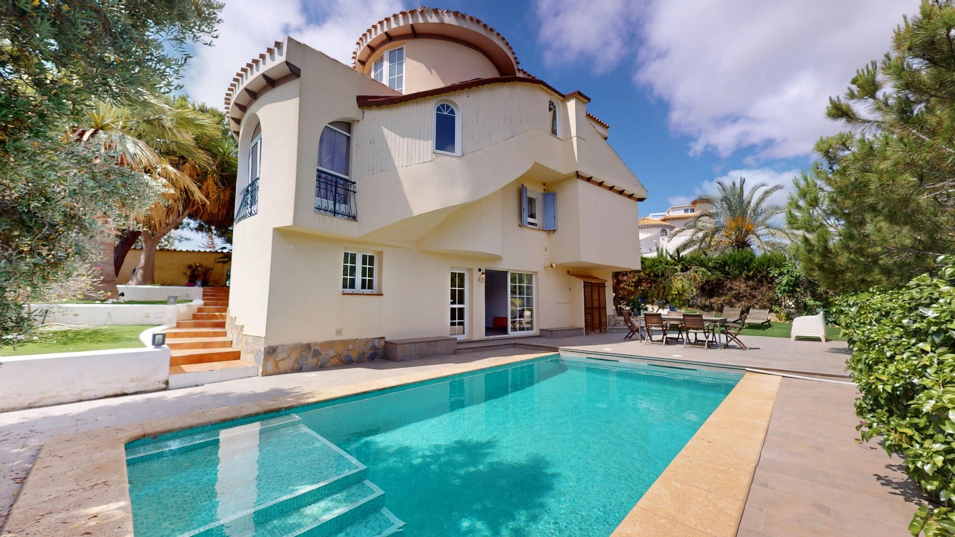 Villa · Reventa - Orihuela Costa · Alicante · España Villa · Reventa - Orihuela Costa · Alicante · España