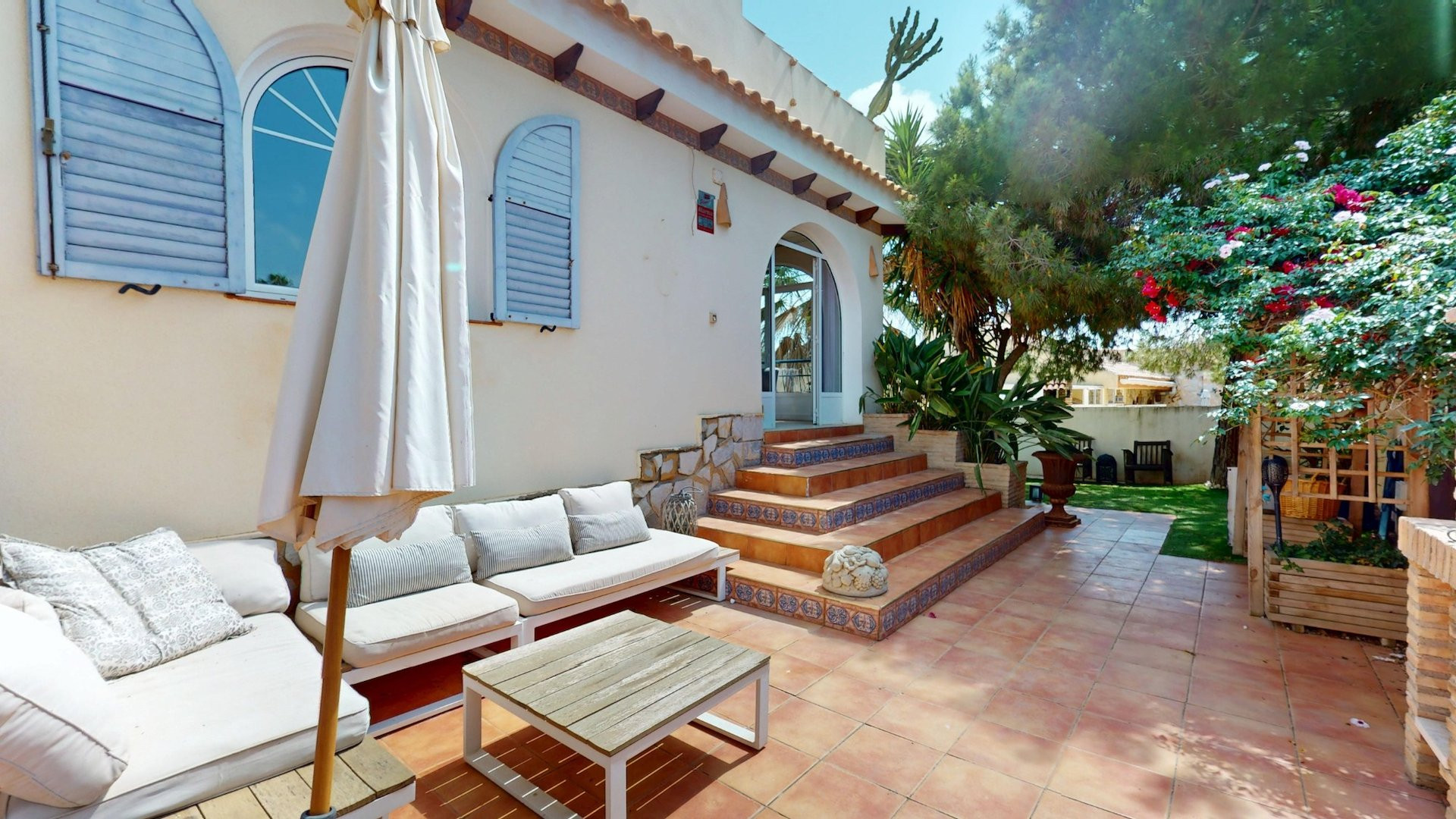 Villa · Reventa - Orihuela Costa · Alicante · España Villa · Reventa - Orihuela Costa · Alicante · España