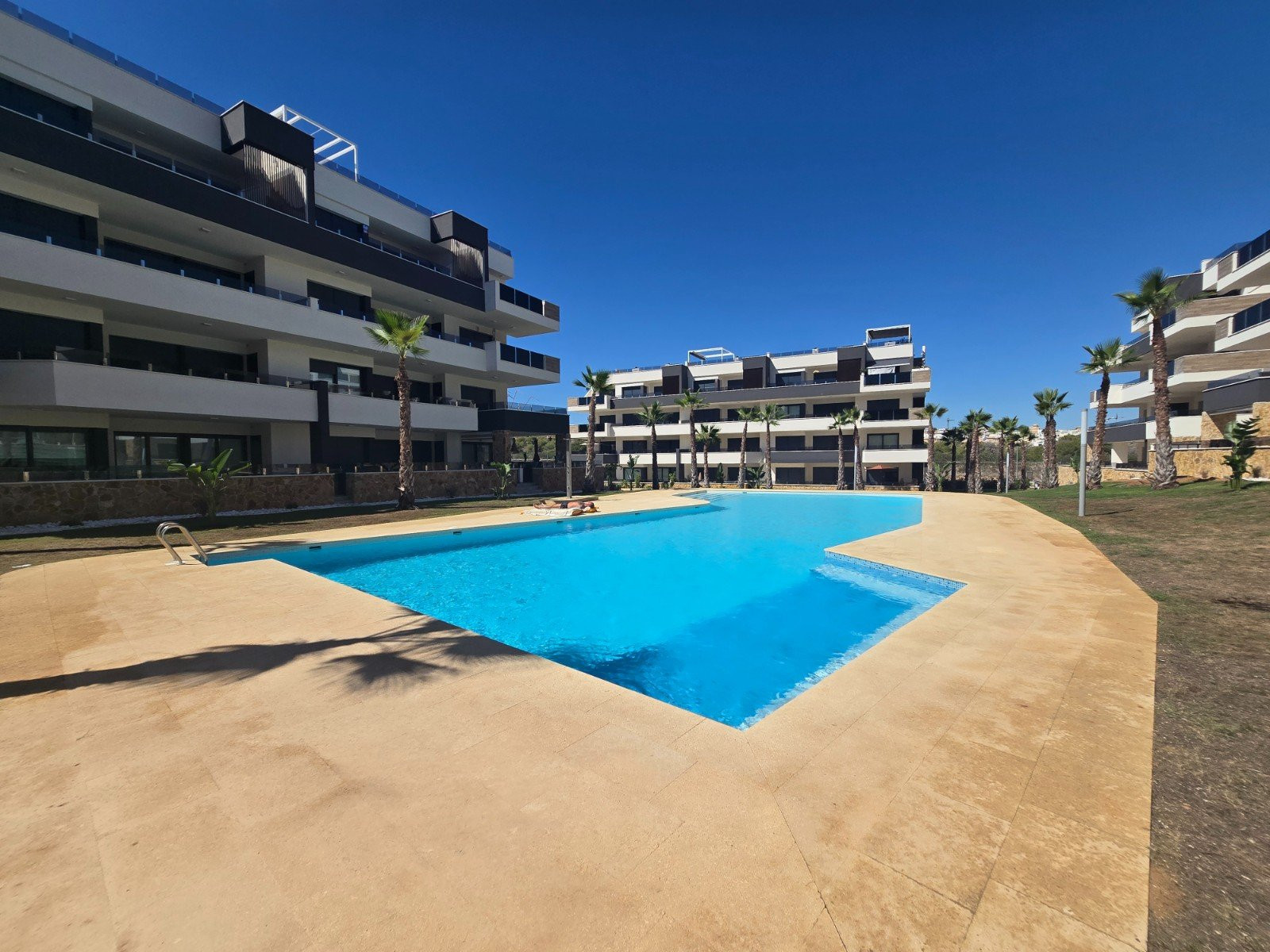 Villa · Reventa - Orihuela Costa · Alicante · España Villa · Reventa - Orihuela Costa · Alicante · España