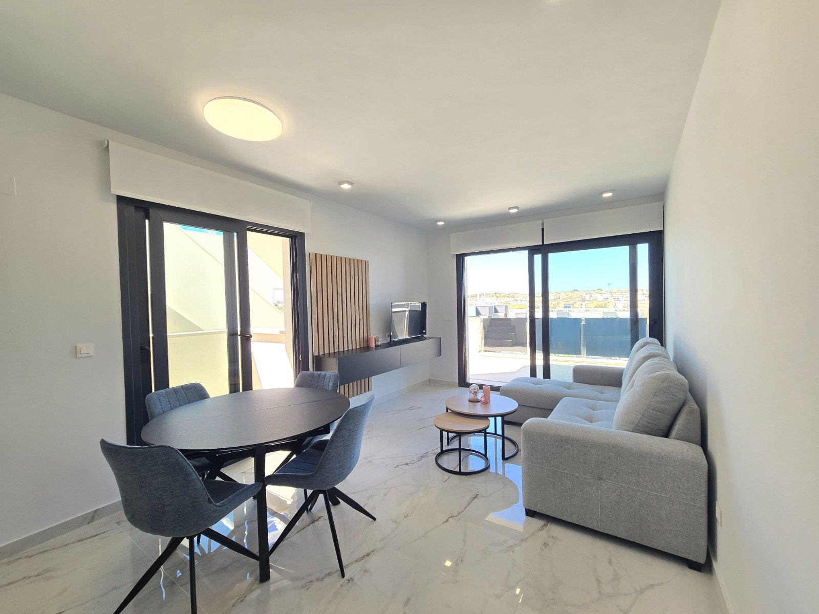 Villa · Reventa - Orihuela Costa · Alicante · España Villa · Reventa - Orihuela Costa · Alicante · España