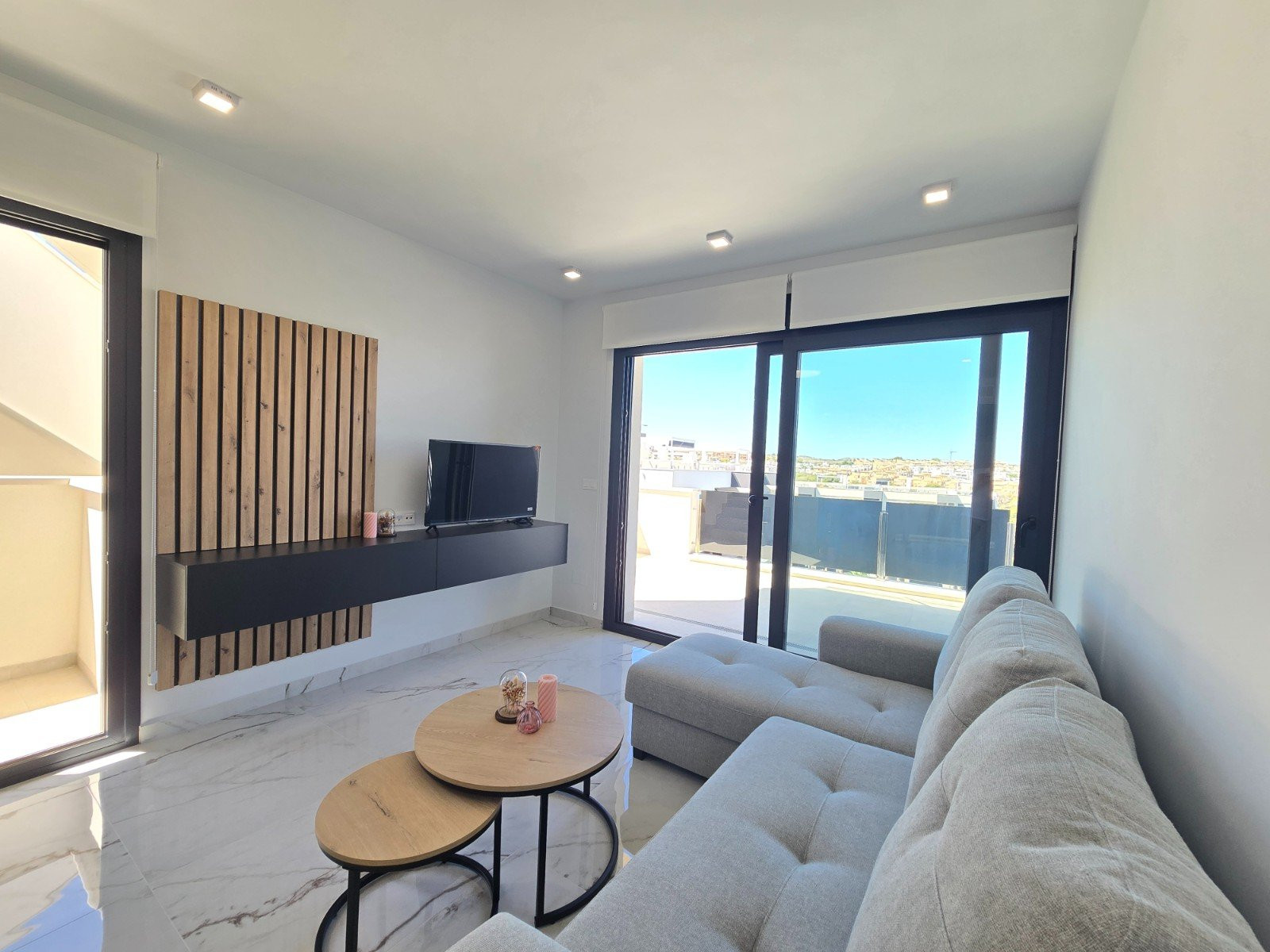 Villa · Reventa - Orihuela Costa · Alicante · España Villa · Reventa - Orihuela Costa · Alicante · España