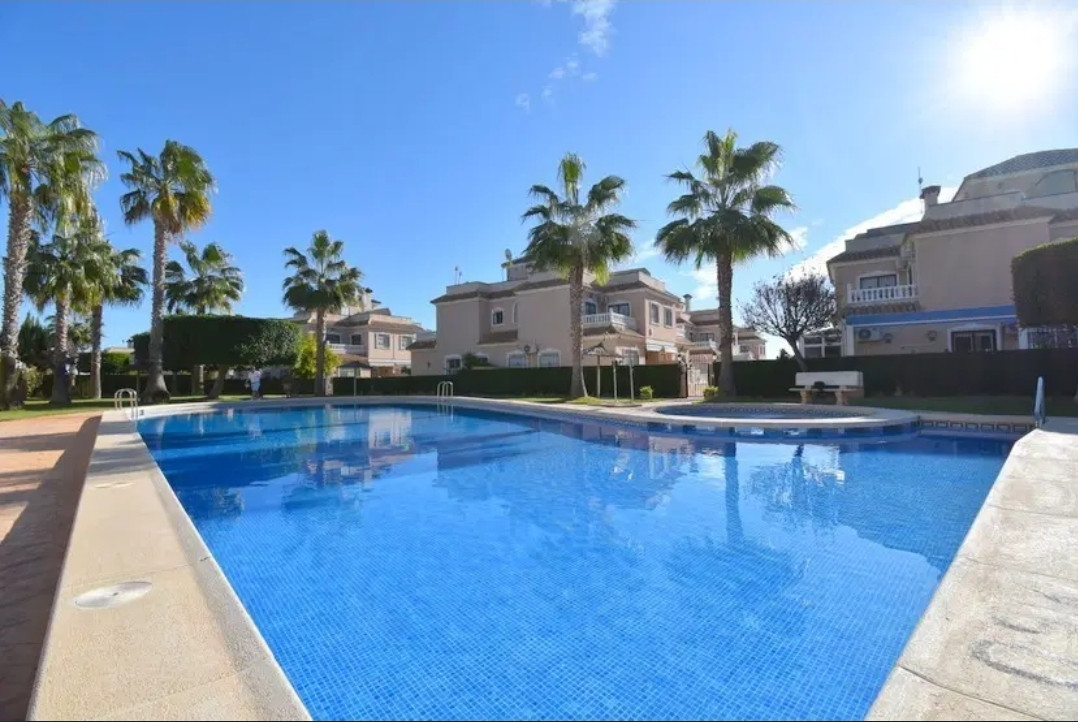 House in La Zenia - Image 2