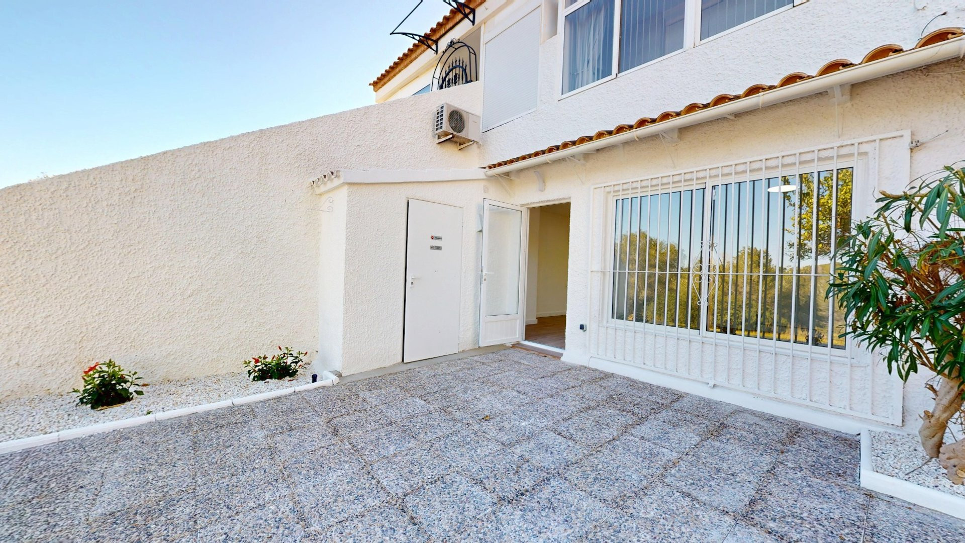 Apartamento · Reventa - Villamartin · Alicante · España Apartamento · Reventa - Villamartin · Alicante · España