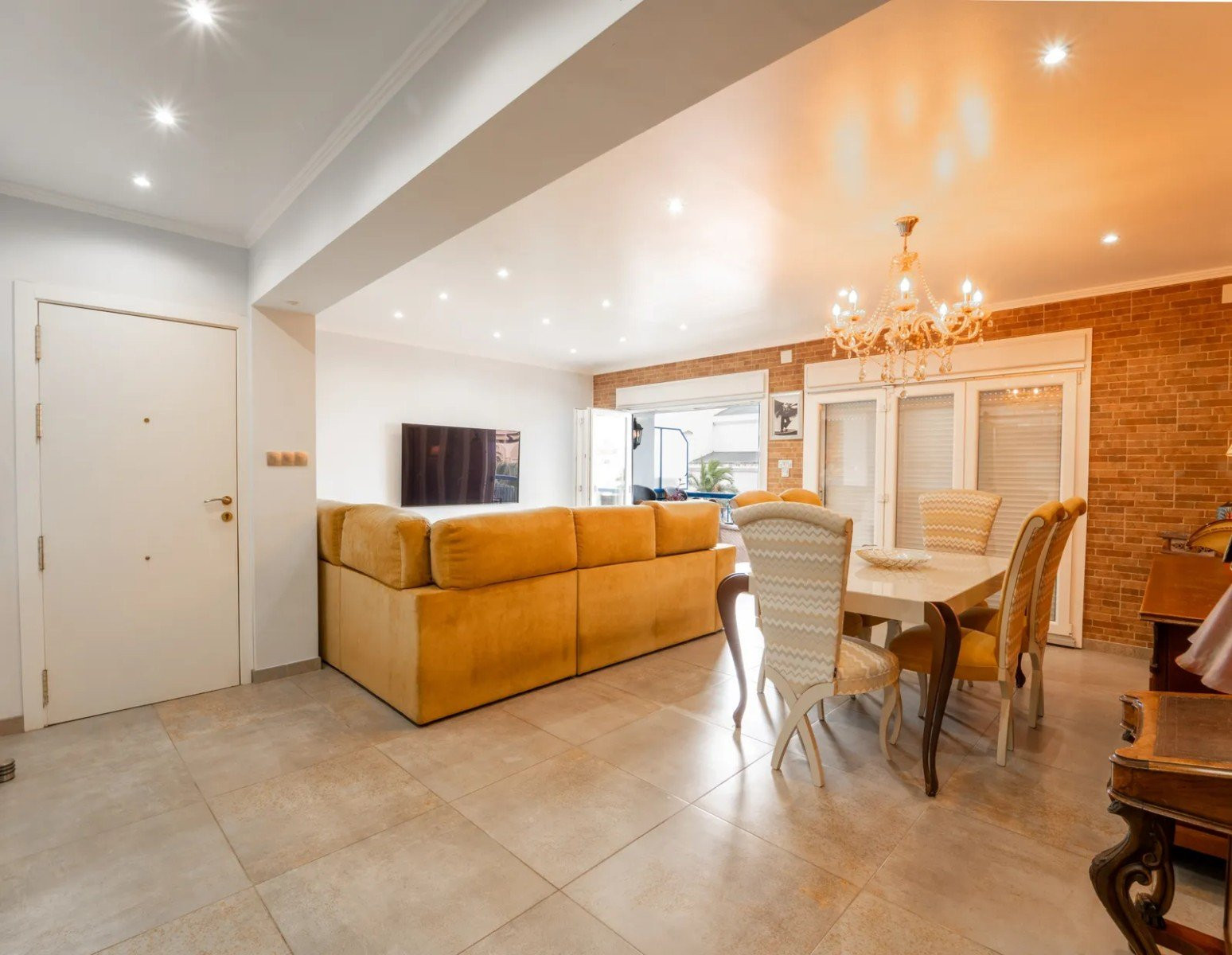 Apartment · Resale - Torrevieja · Alicante · Spain Apartment · Resale - Torrevieja · Alicante · Spain