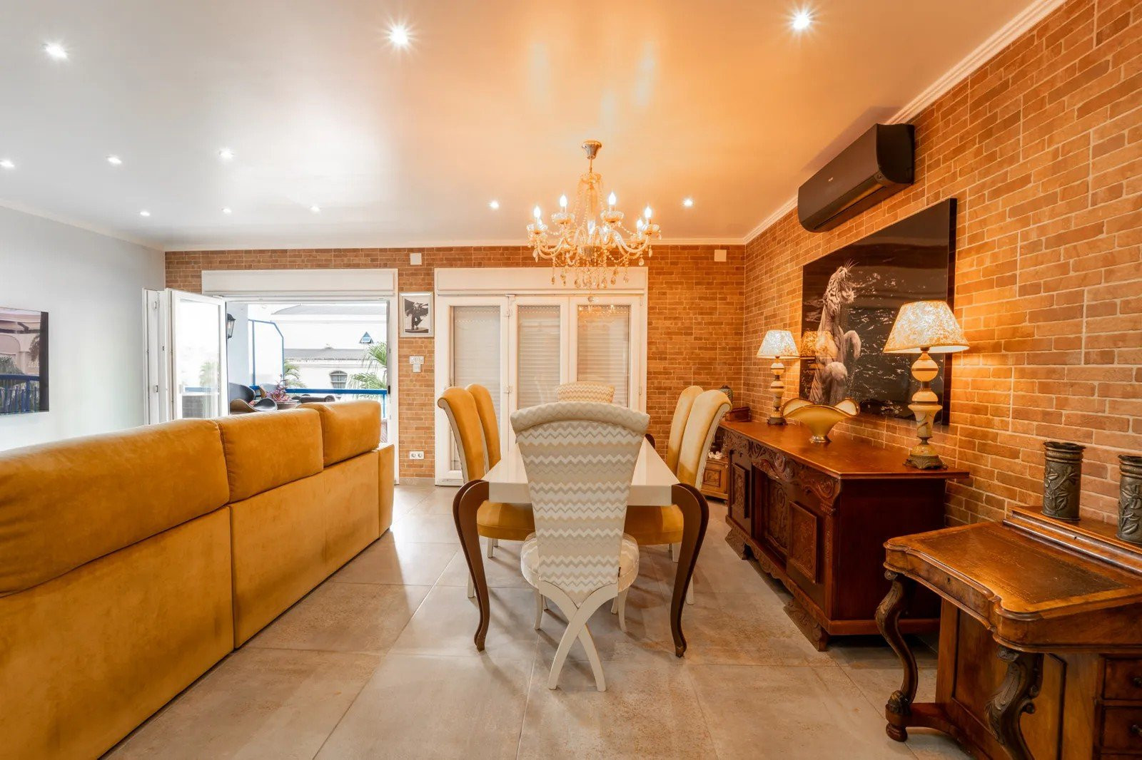 Apartment · Resale - Torrevieja · Alicante · Spain Apartment · Resale - Torrevieja · Alicante · Spain