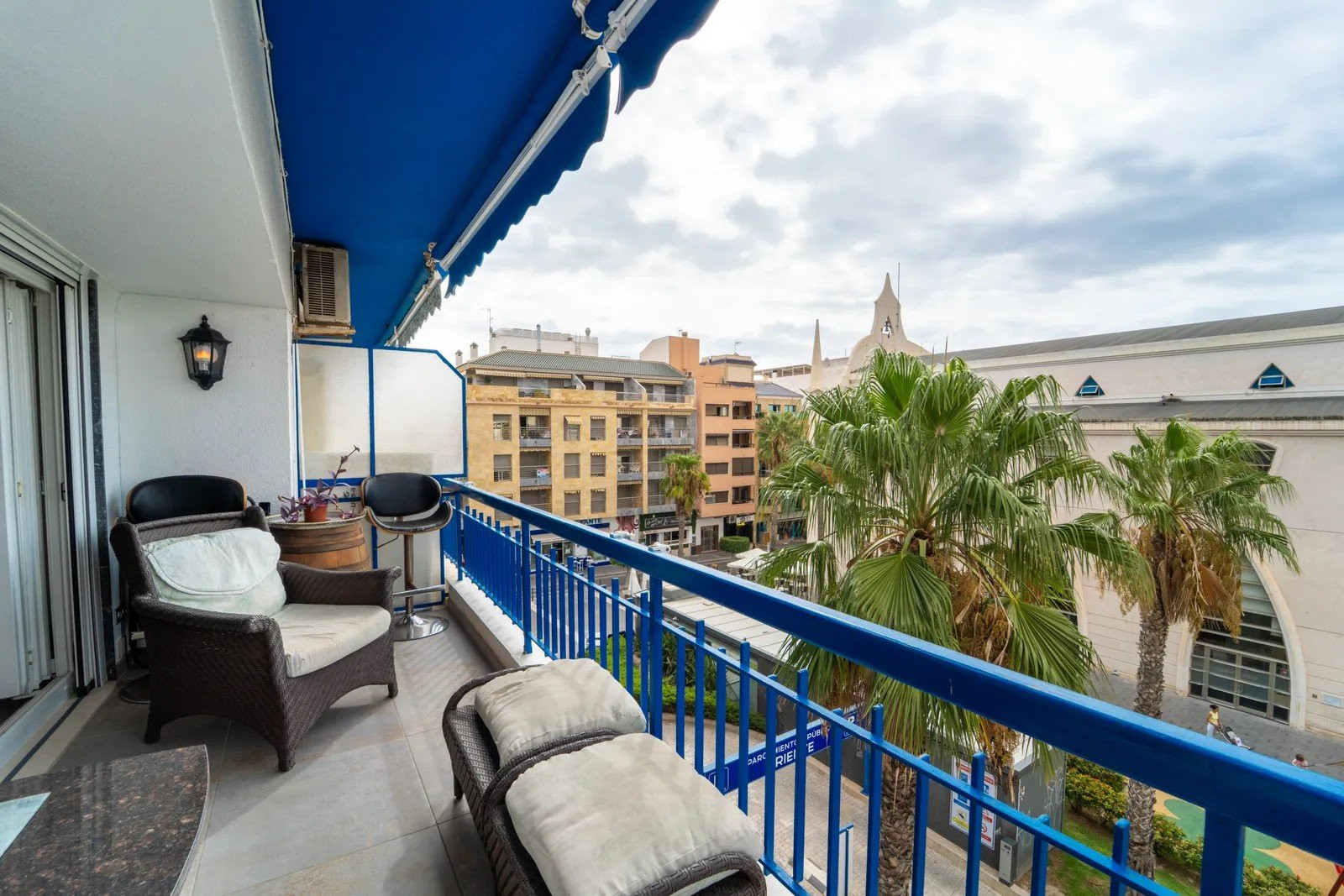 Apartment · Resale - Torrevieja · Alicante · Spain Apartment · Resale - Torrevieja · Alicante · Spain