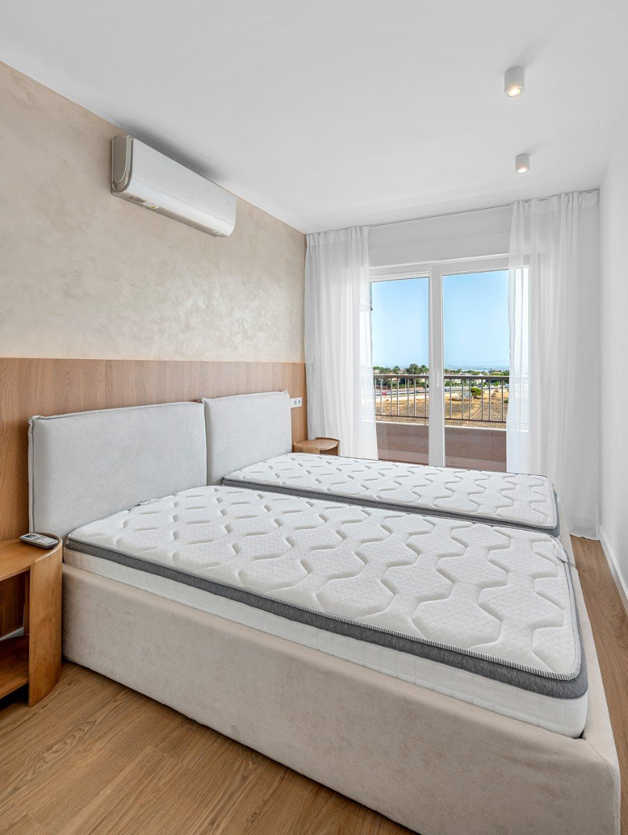 Apartamento · Reventa - Orihuela Costa · Punta Prima · Alicante · España Apartamento · Reventa - Orihuela Costa · Punta Prima · Alicante · España