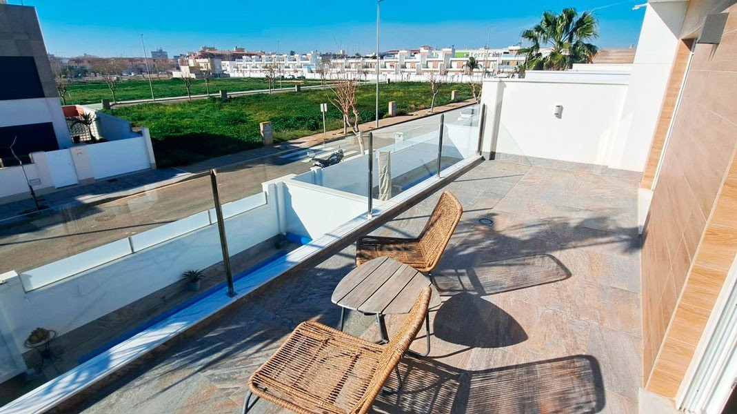 Villa · Reventa - Pilar de la Horadada · Alicante · España Villa · Reventa - Pilar de la Horadada · Alicante · España