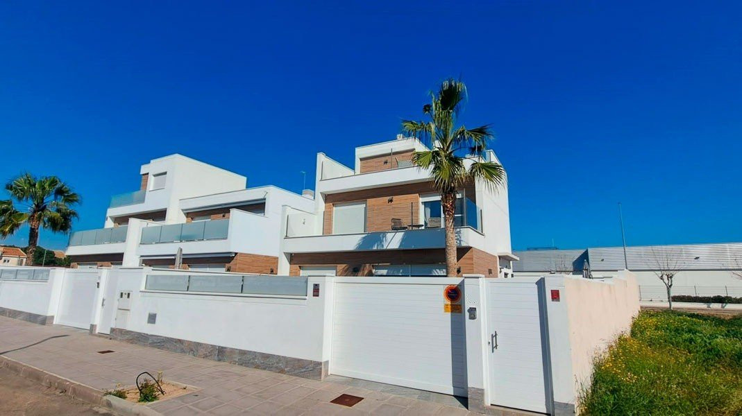 Villa · Reventa - Pilar de la Horadada · Alicante · España Villa · Reventa - Pilar de la Horadada · Alicante · España