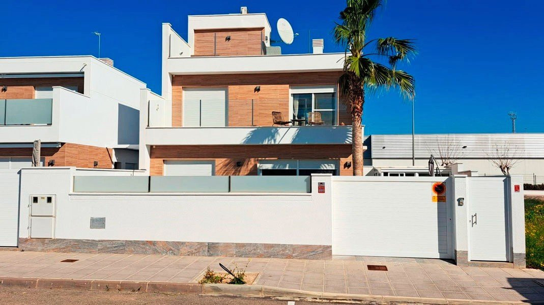 Villa · Reventa - Pilar de la Horadada · Alicante · España Villa · Reventa - Pilar de la Horadada · Alicante · España