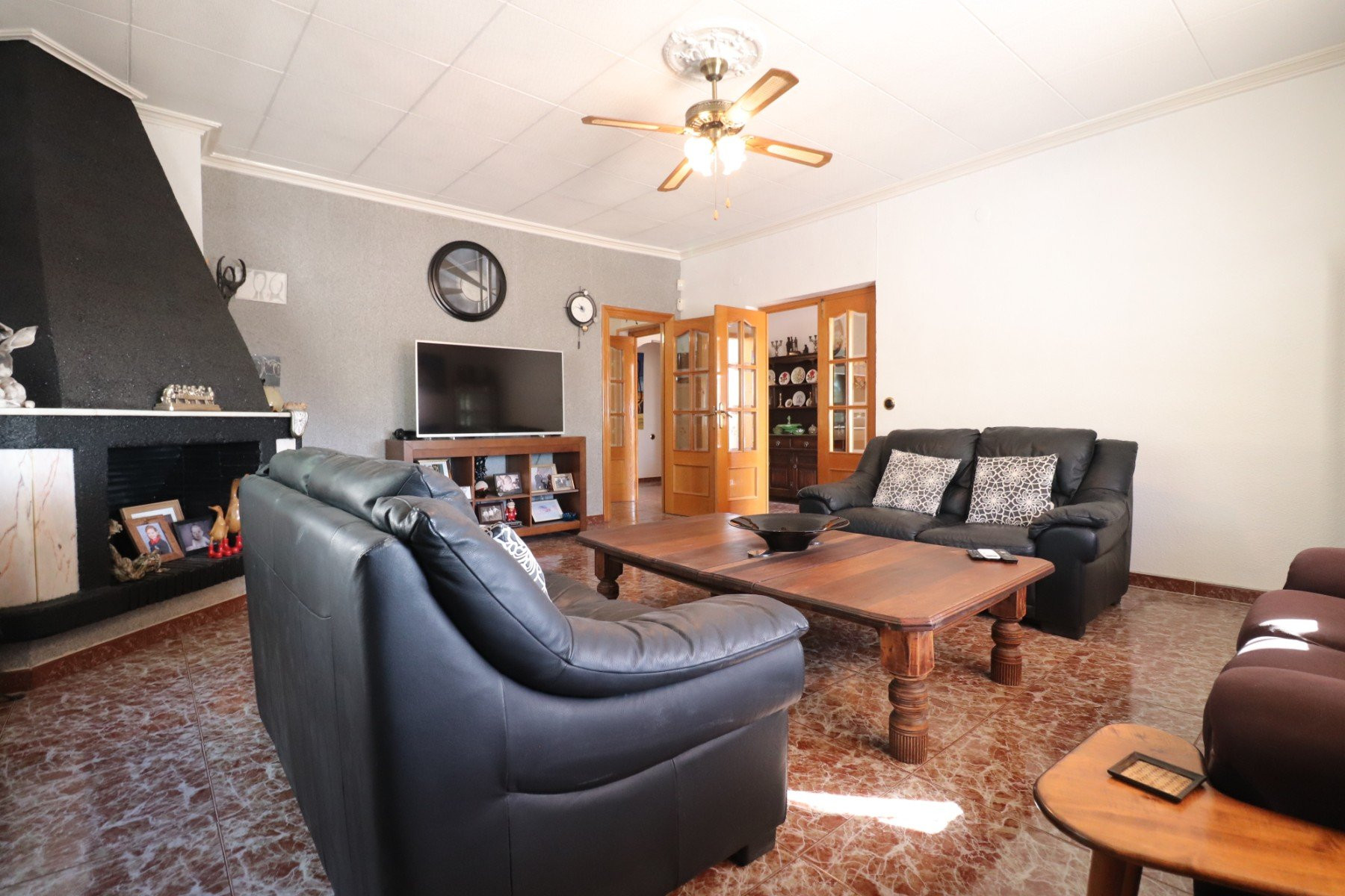 Country house · Resale - Crevillente · Alicante · Spain Country house · Resale - Crevillente · Alicante · Spain