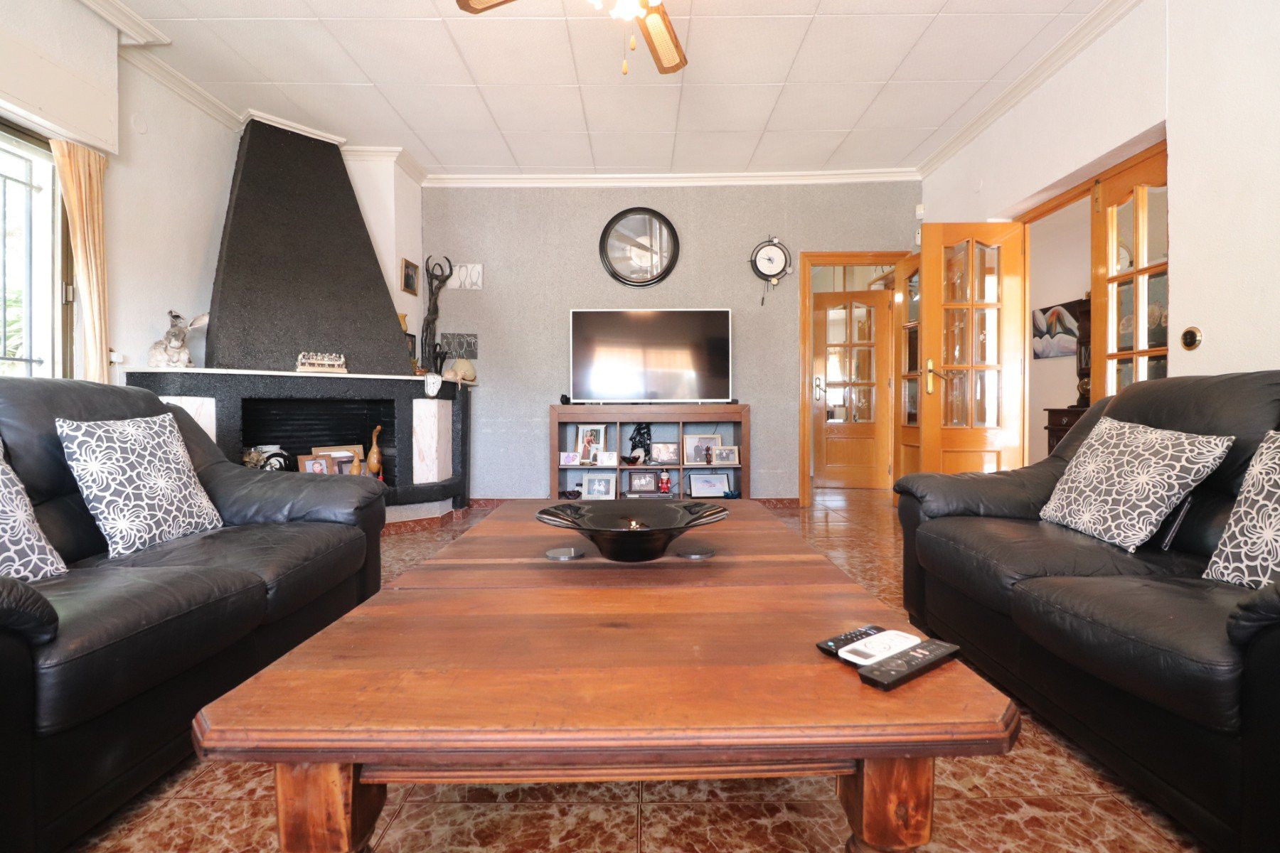 Country house · Resale - Crevillente · Alicante · Spain Country house · Resale - Crevillente · Alicante · Spain