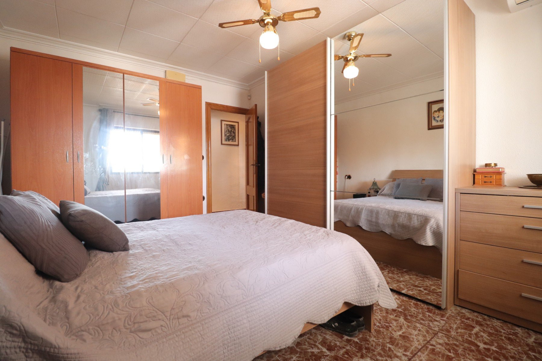 Country house · Resale - Crevillente · Alicante · Spain Country house · Resale - Crevillente · Alicante · Spain