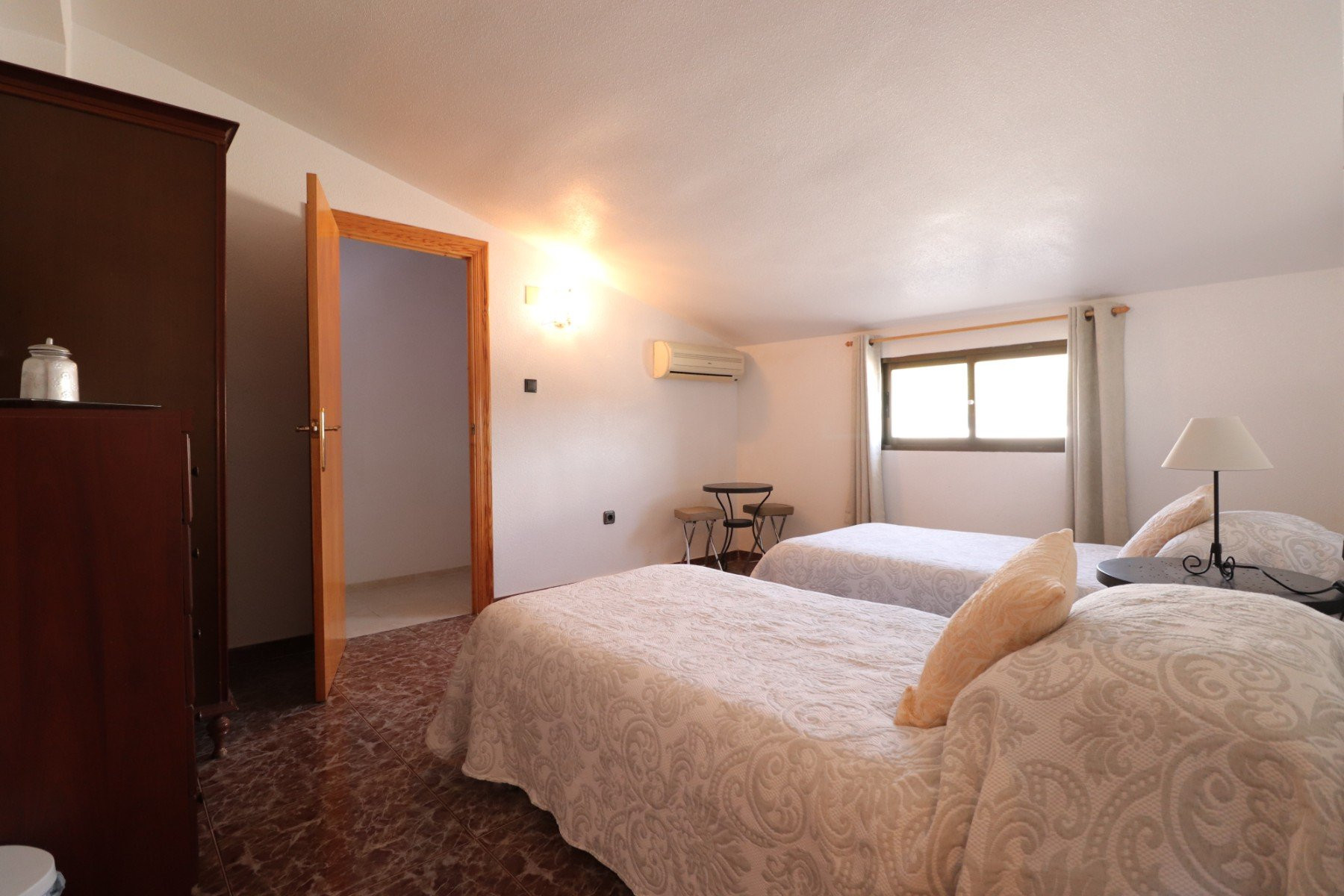 Country house · Resale - Crevillente · Alicante · Spain Country house · Resale - Crevillente · Alicante · Spain