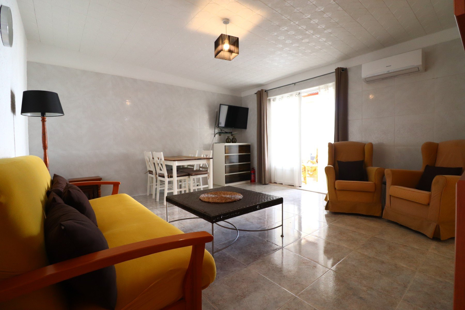Country house · Resale - Crevillente · Alicante · Spain Country house · Resale - Crevillente · Alicante · Spain