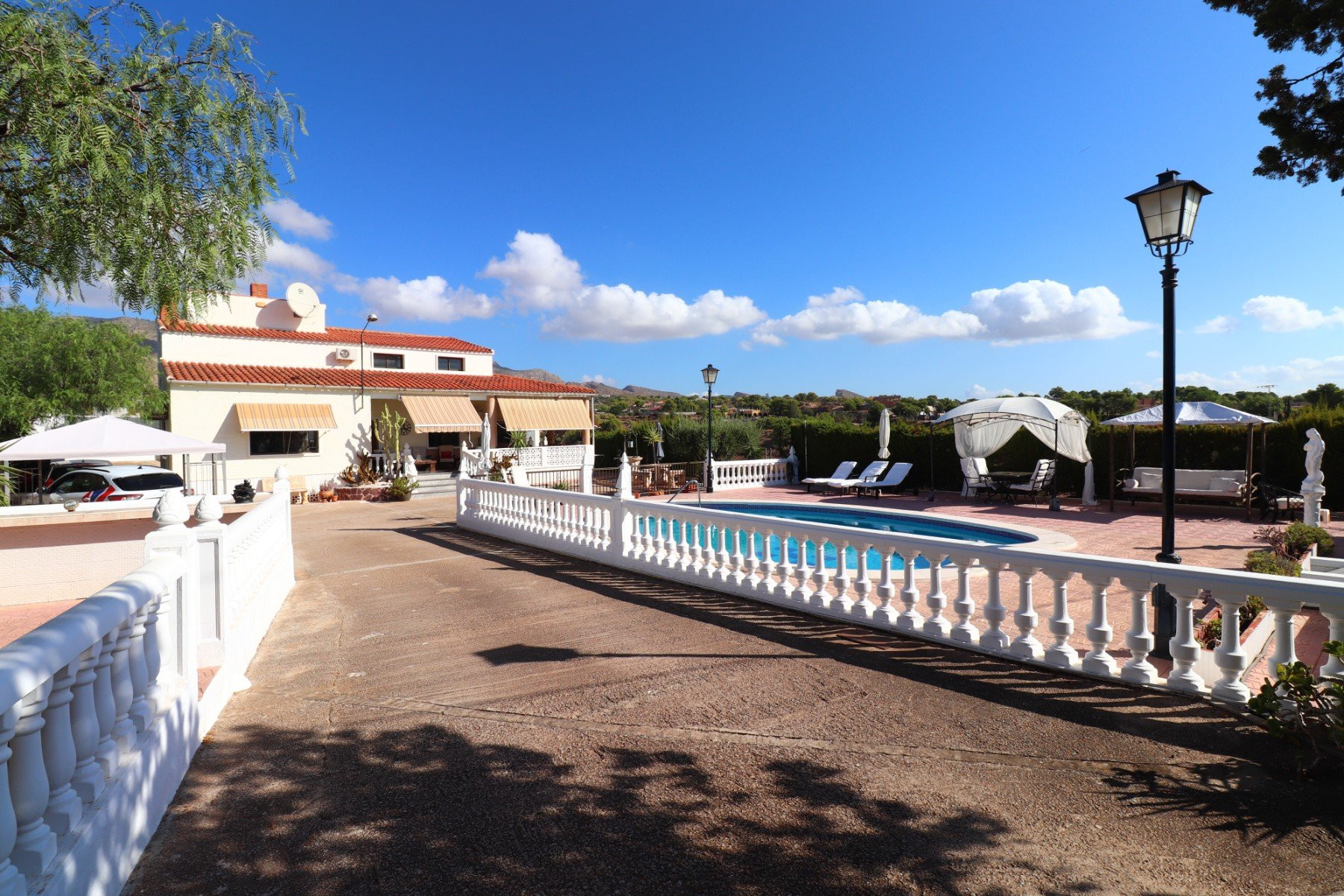 Country house · Resale - Crevillente · Alicante · Spain Country house · Resale - Crevillente · Alicante · Spain
