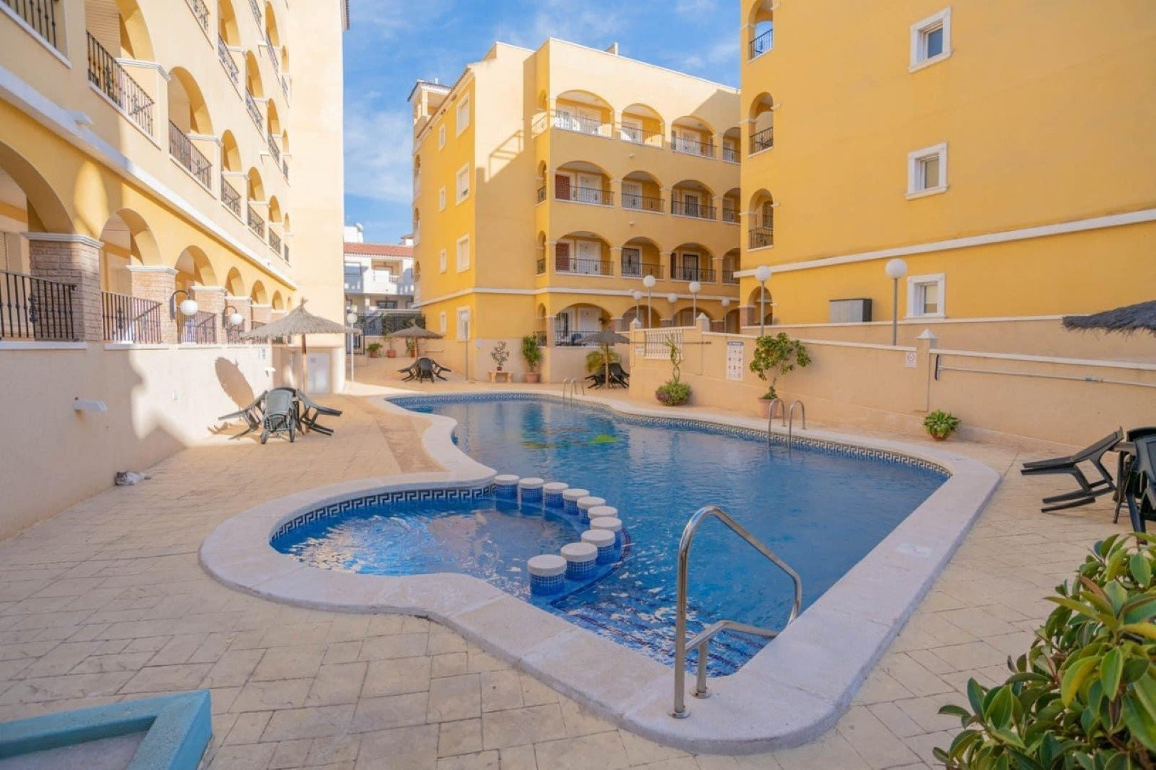 Apartamento · Reventa - Algorfa · Alicante · España Apartamento · Reventa - Algorfa · Alicante · España