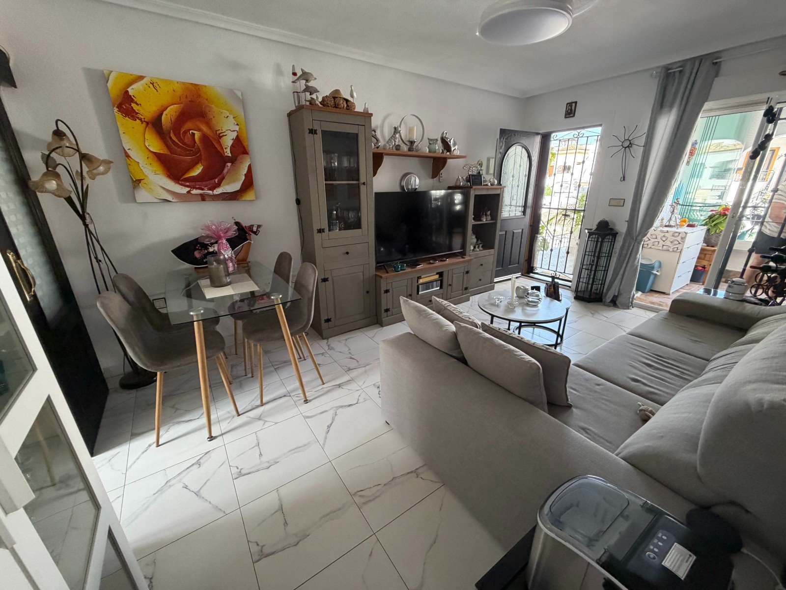 Apartment · Resale - Orihuela · Alicante · Spain Apartment · Resale - Orihuela · Alicante · Spain