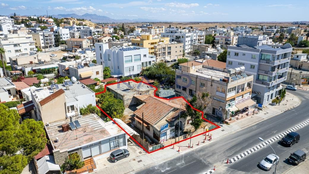 Commercial plot of 718 m² on Larnakos Avenue, Aglantzia photo 1
