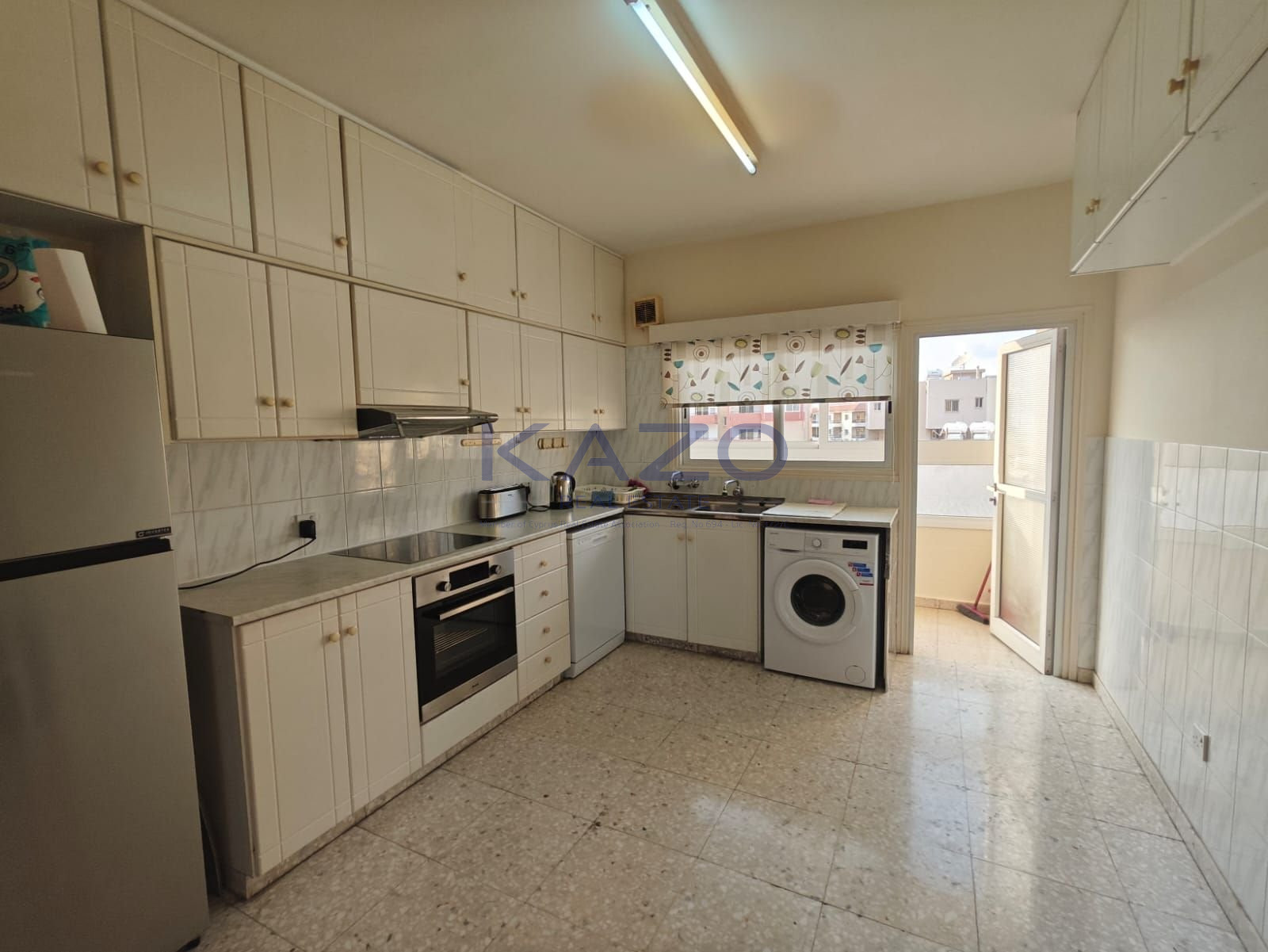 3-bed furnished apartment in Agios Nicolaos, Limassol photo 10