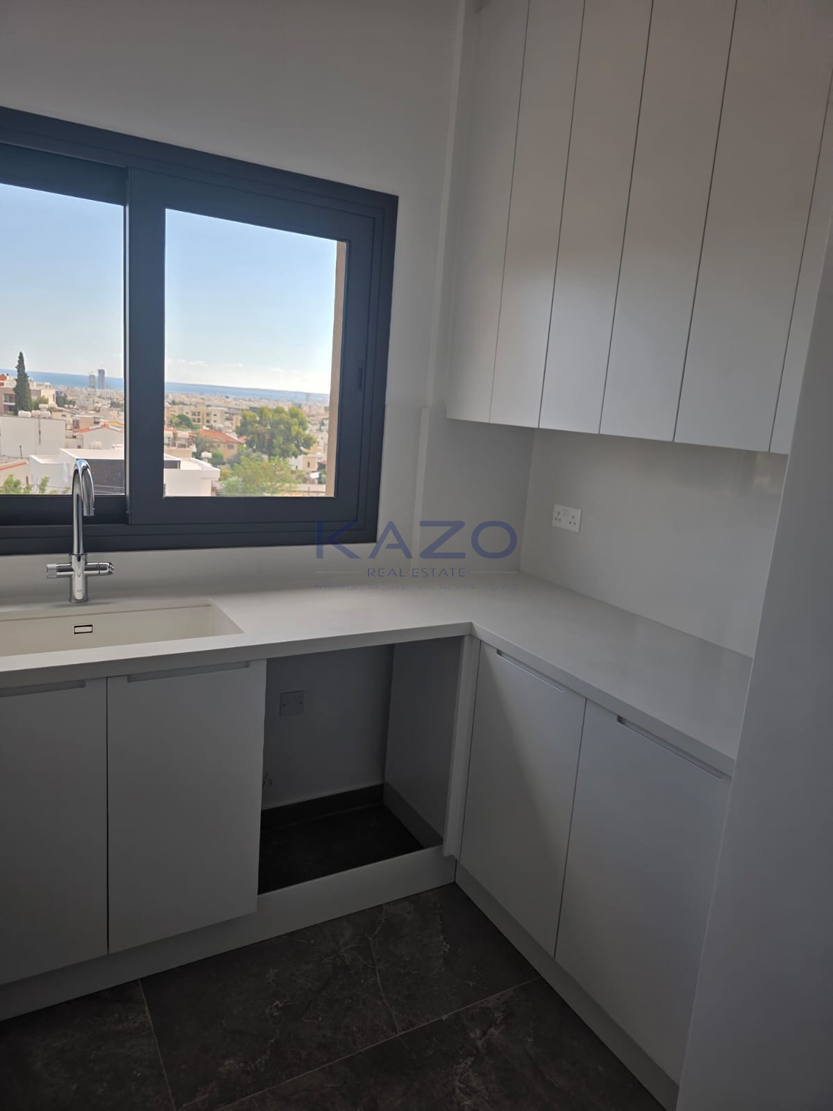 Brand new 3-bed top-floor apartment in Agia Fyla, Limassol photo 8