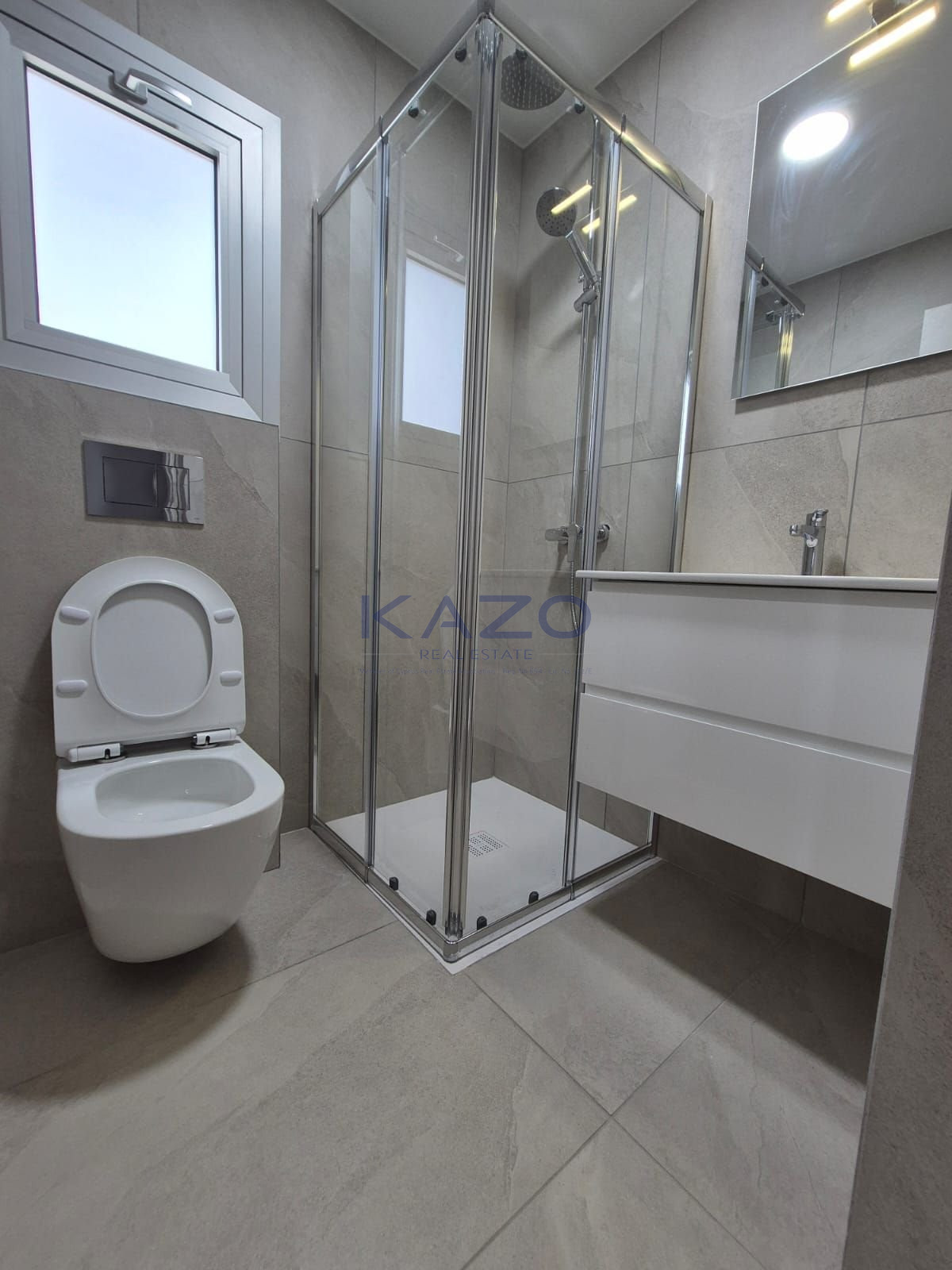 Furnished 2-bed seafront apartment in Neapolis, Limassol photo 9