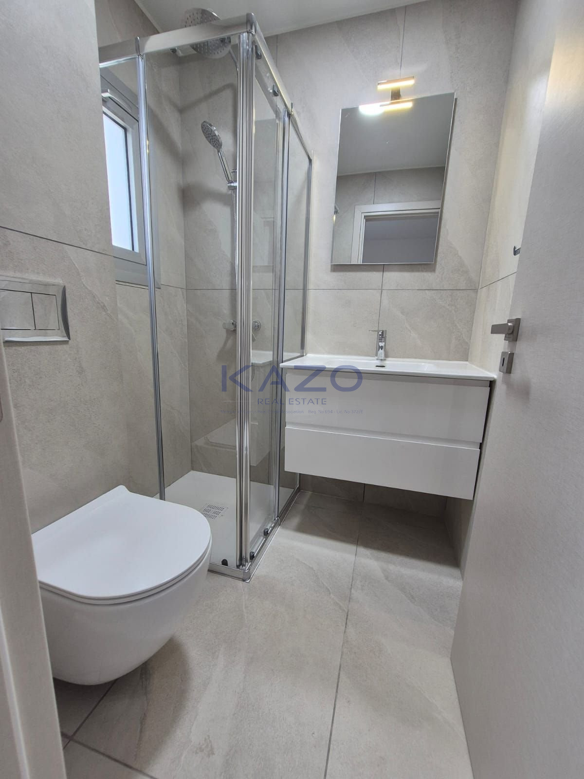 Furnished 2-bed seafront apartment in Neapolis, Limassol photo 10