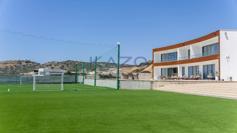6+ bedroom villa for rent 1350 m² in Parekklisia, Limassol, Cyprus
