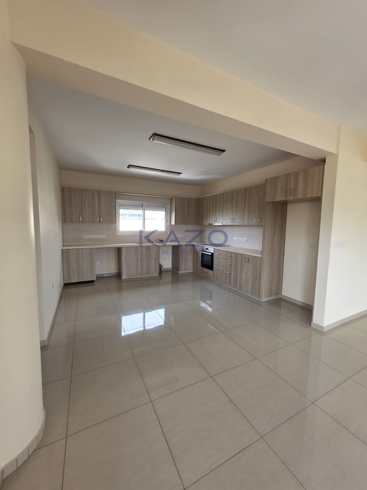 Top-floor office with city views in Omonoia, Limassol photo 2