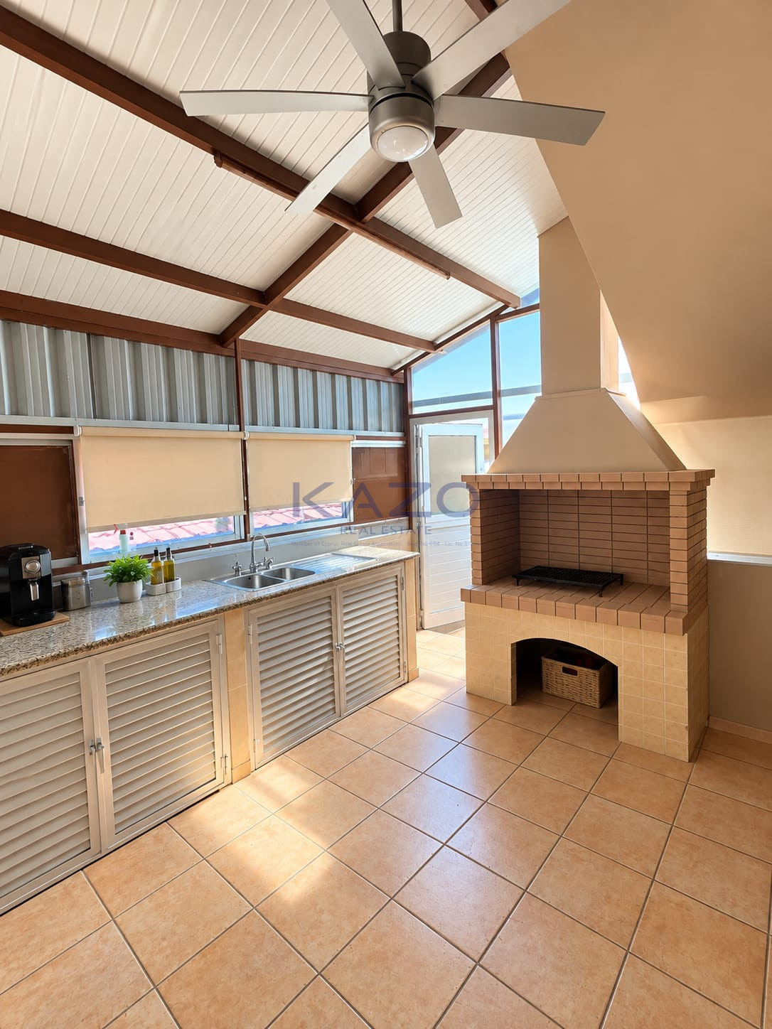 2-bed semi-detached house for rent in Agios Ioannis photo 2