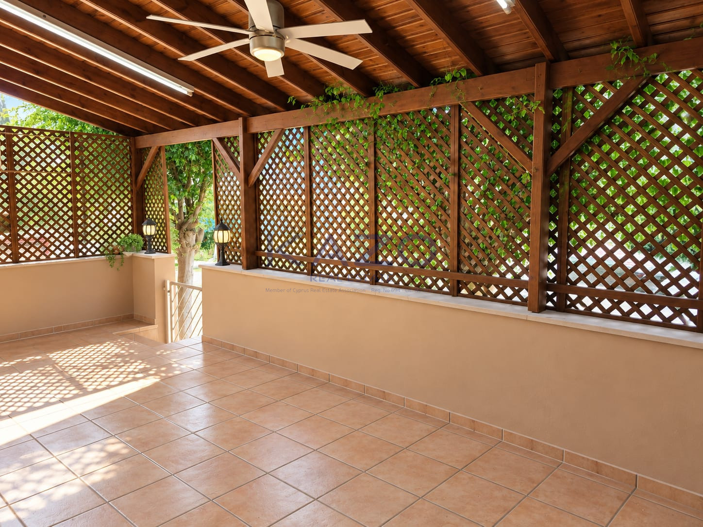 2-bed semi-detached house for rent in Agios Ioannis photo 10