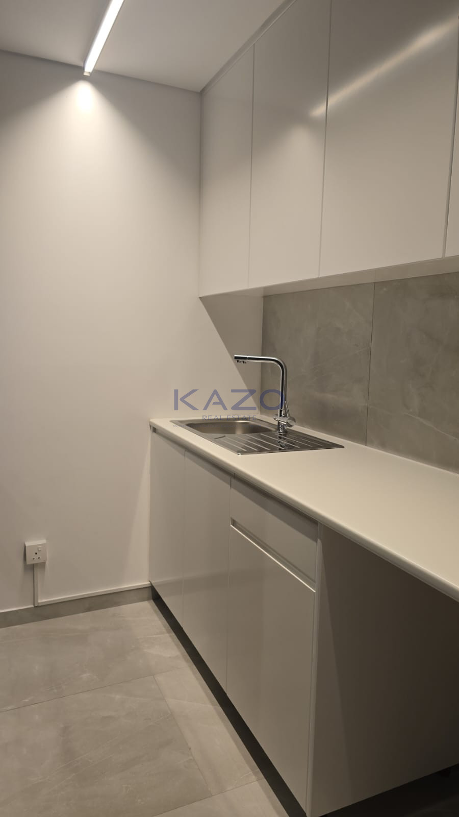 Key-ready 281 m² office in Agia Zoni city centre photo 11