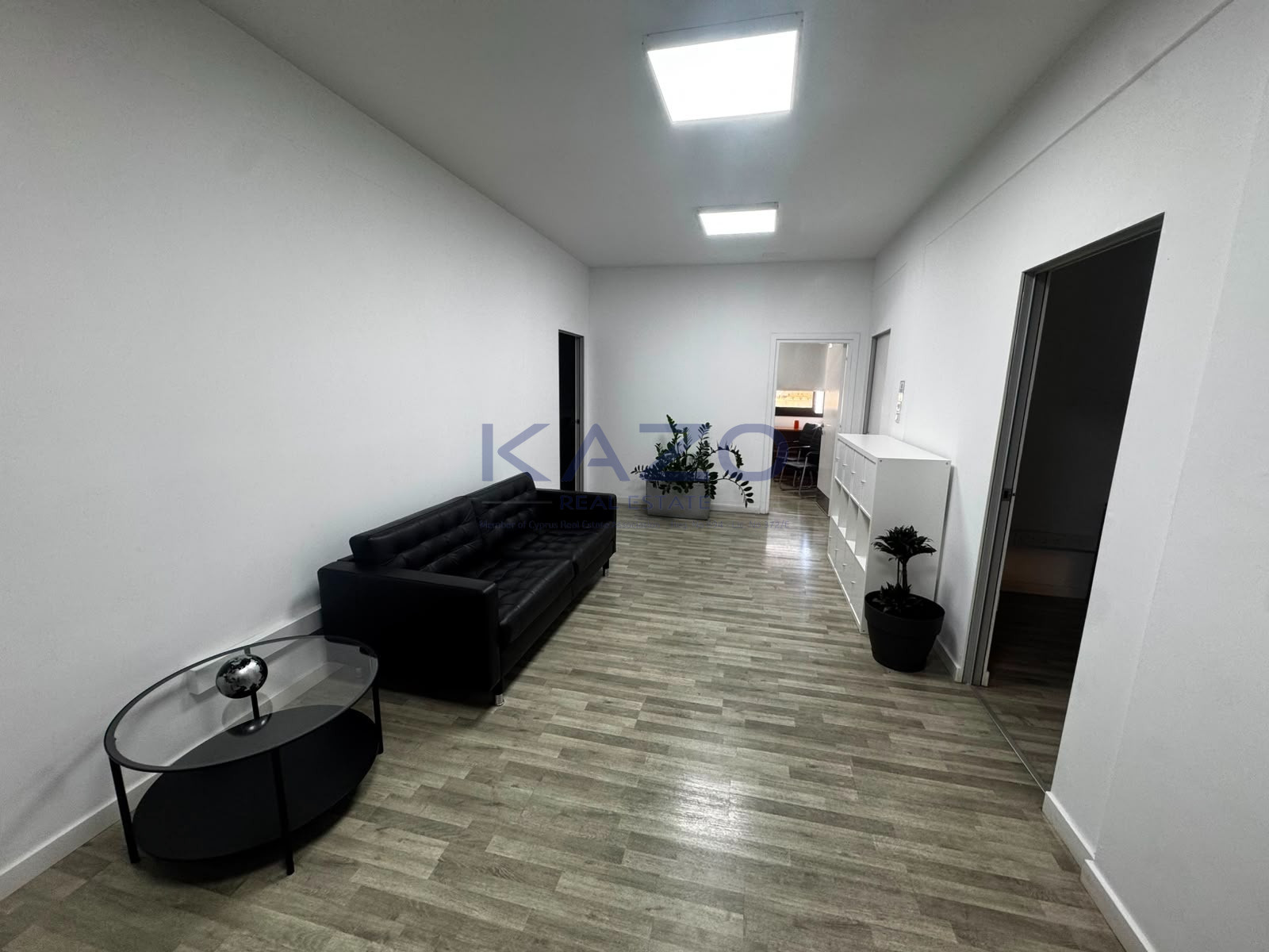 Renovated 340 m2 office with panoramic views in Mesa Geitonia photo 25