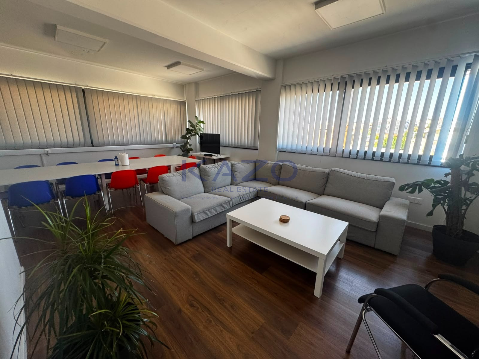 Renovated 110 m2 top-floor office in Mesa Geitonia, Limassol photo 2