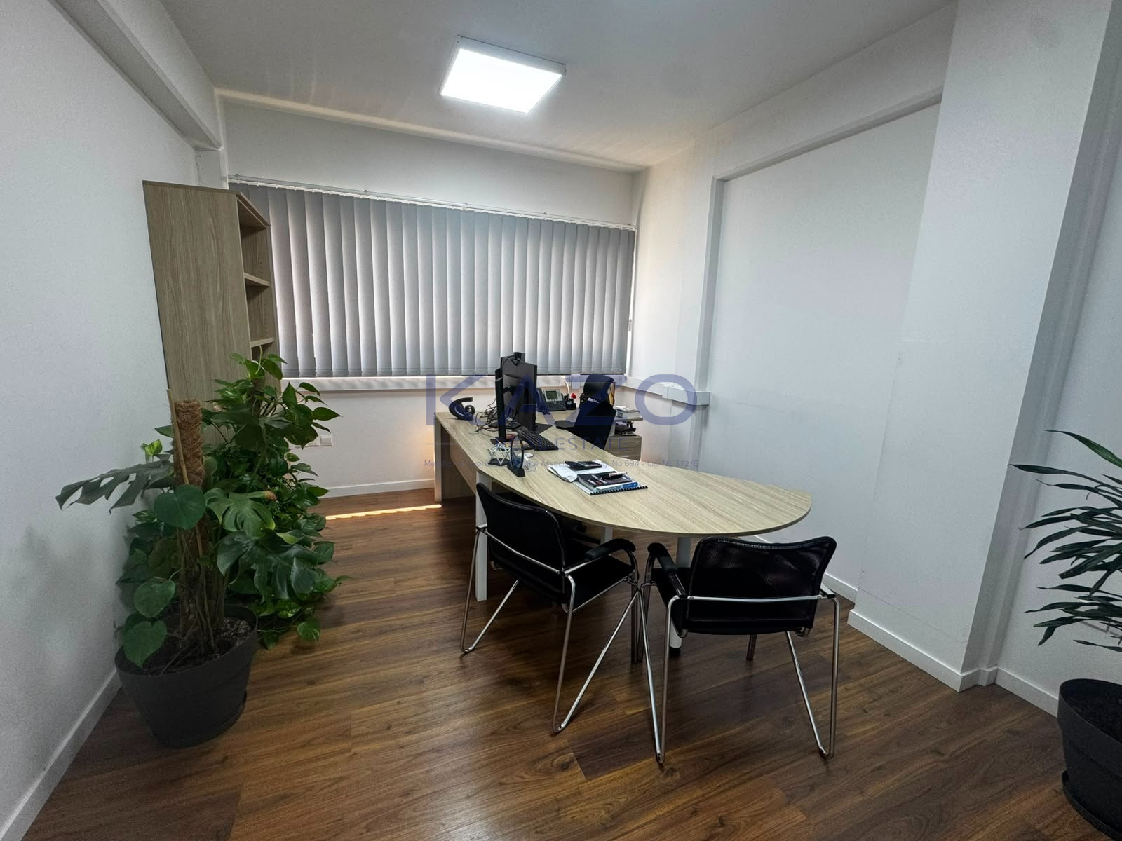 Renovated 110 m2 top-floor office in Mesa Geitonia, Limassol photo 17