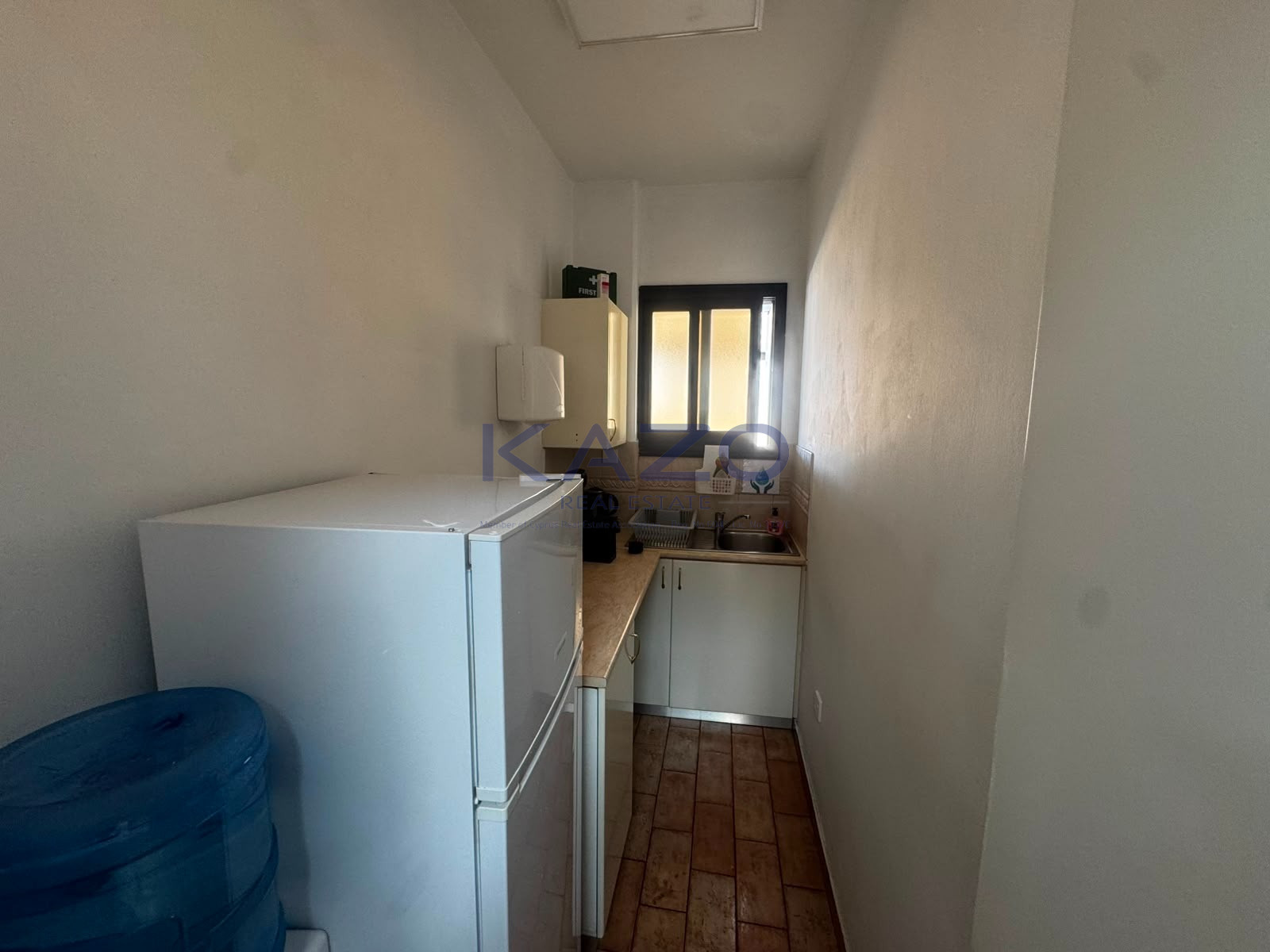 Renovated 110 m2 top-floor office in Mesa Geitonia, Limassol photo 18