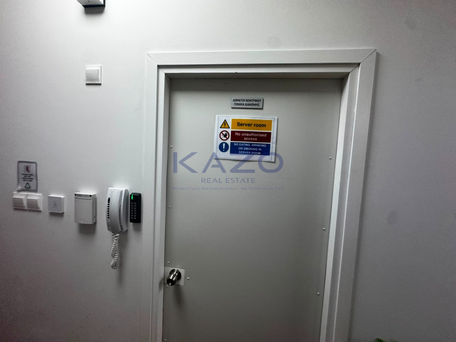 Renovated 110 m2 top-floor office in Mesa Geitonia, Limassol photo 30