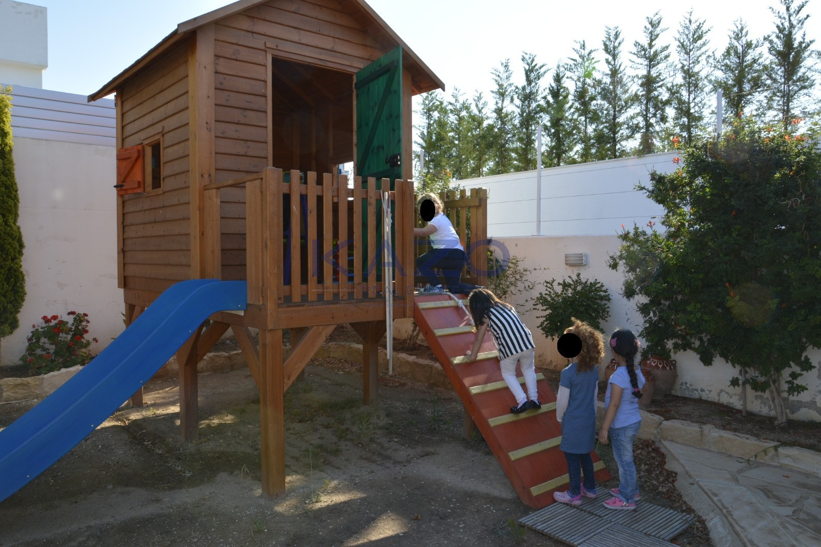Spacious 3-bed villa with Jacuzzi in Agios Tychonas photo 21