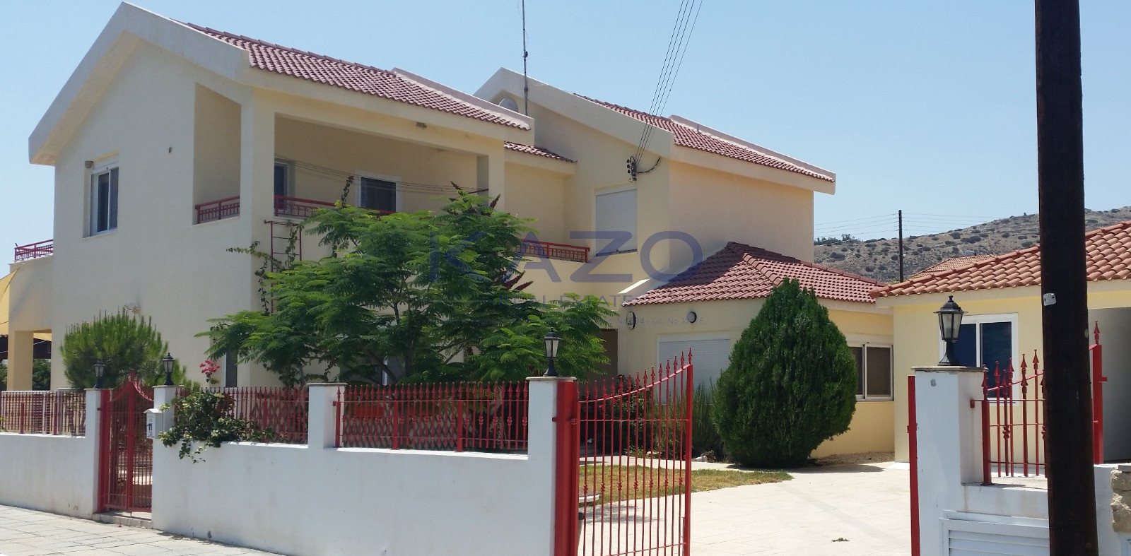 Spacious 3-bed villa with Jacuzzi in Agios Tychonas photo 22