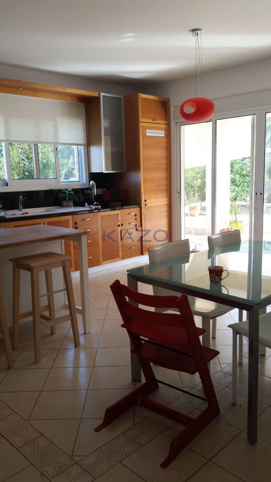 Spacious 3-bed villa with Jacuzzi in Agios Tychonas photo 6