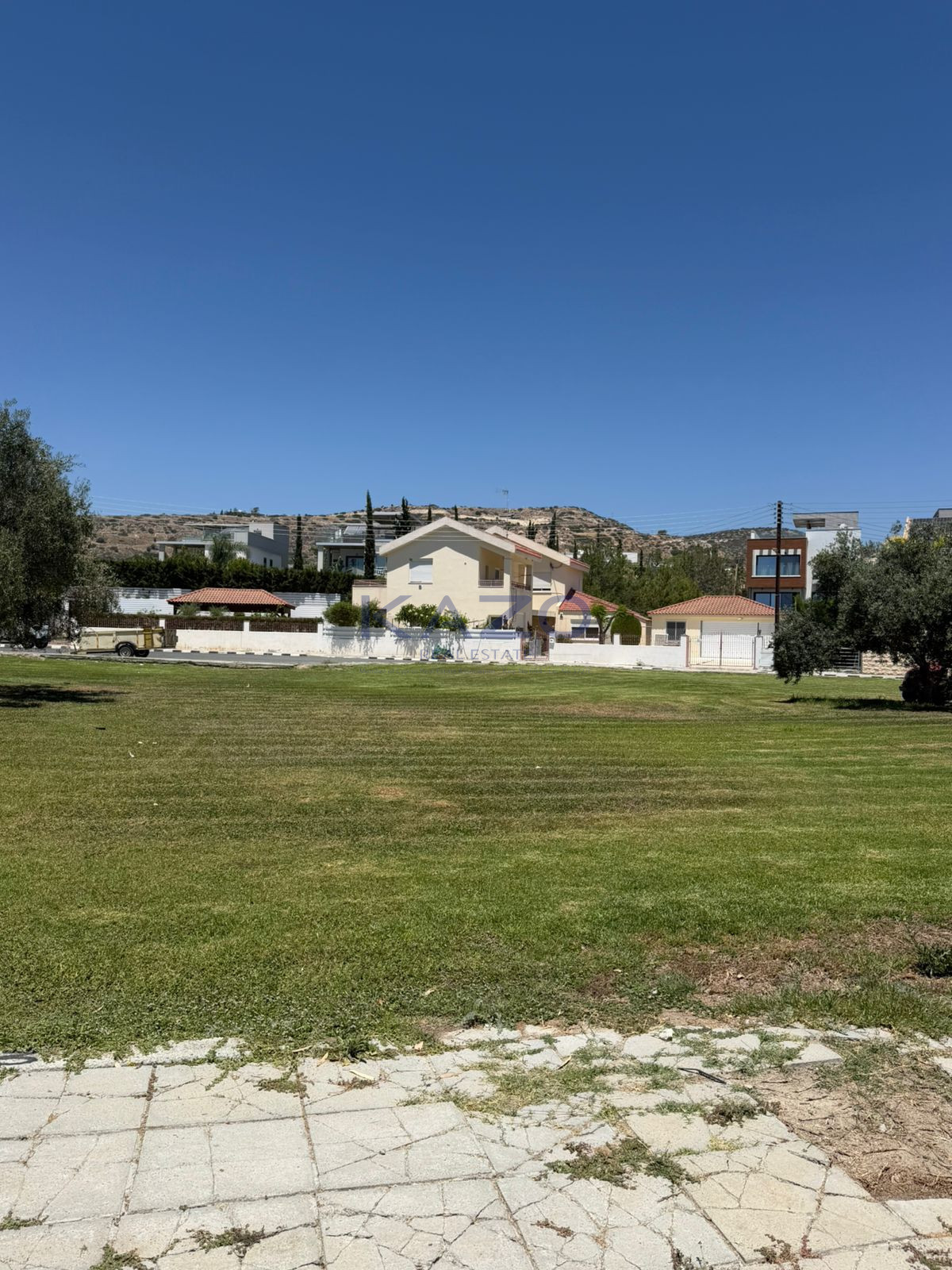 Spacious 3-bed villa with Jacuzzi in Agios Tychonas photo 15