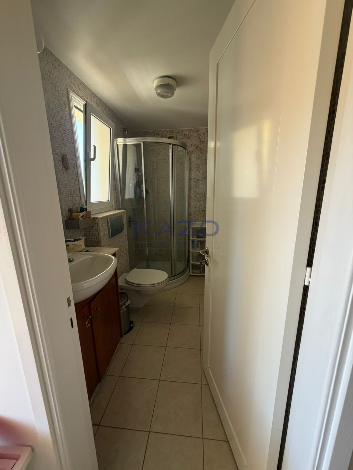 Spacious 3-bed villa with Jacuzzi in Agios Tychonas photo 12