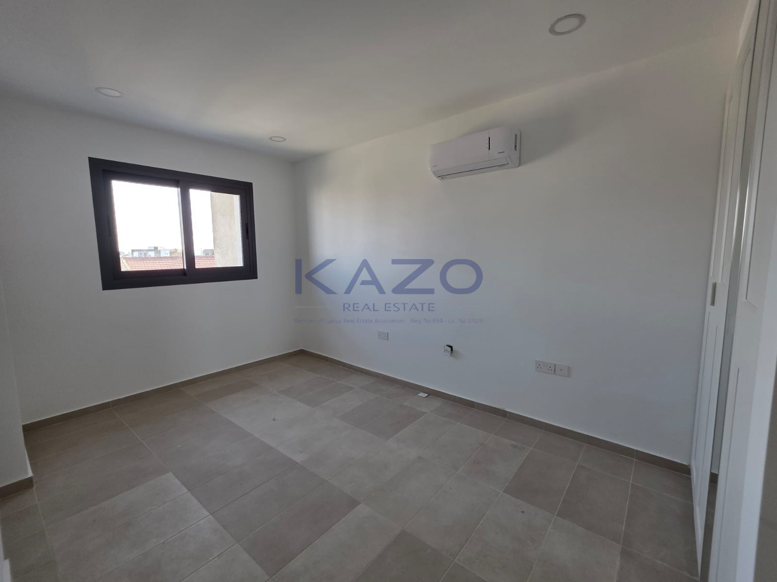 Renovated 80 m2 office for rent in Kato Polemidia, Limassol photo 4