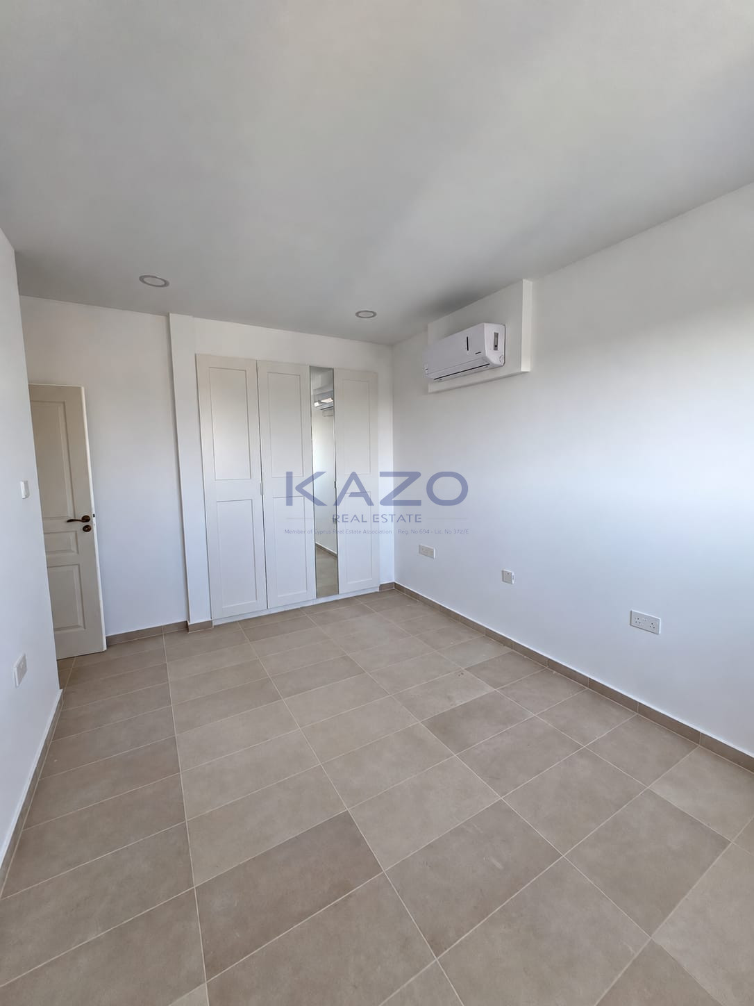Renovated 80 m2 office for rent in Kato Polemidia, Limassol photo 6