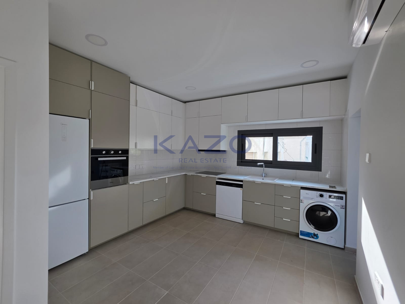 Renovated 80 m2 office for rent in Kato Polemidia, Limassol photo 10