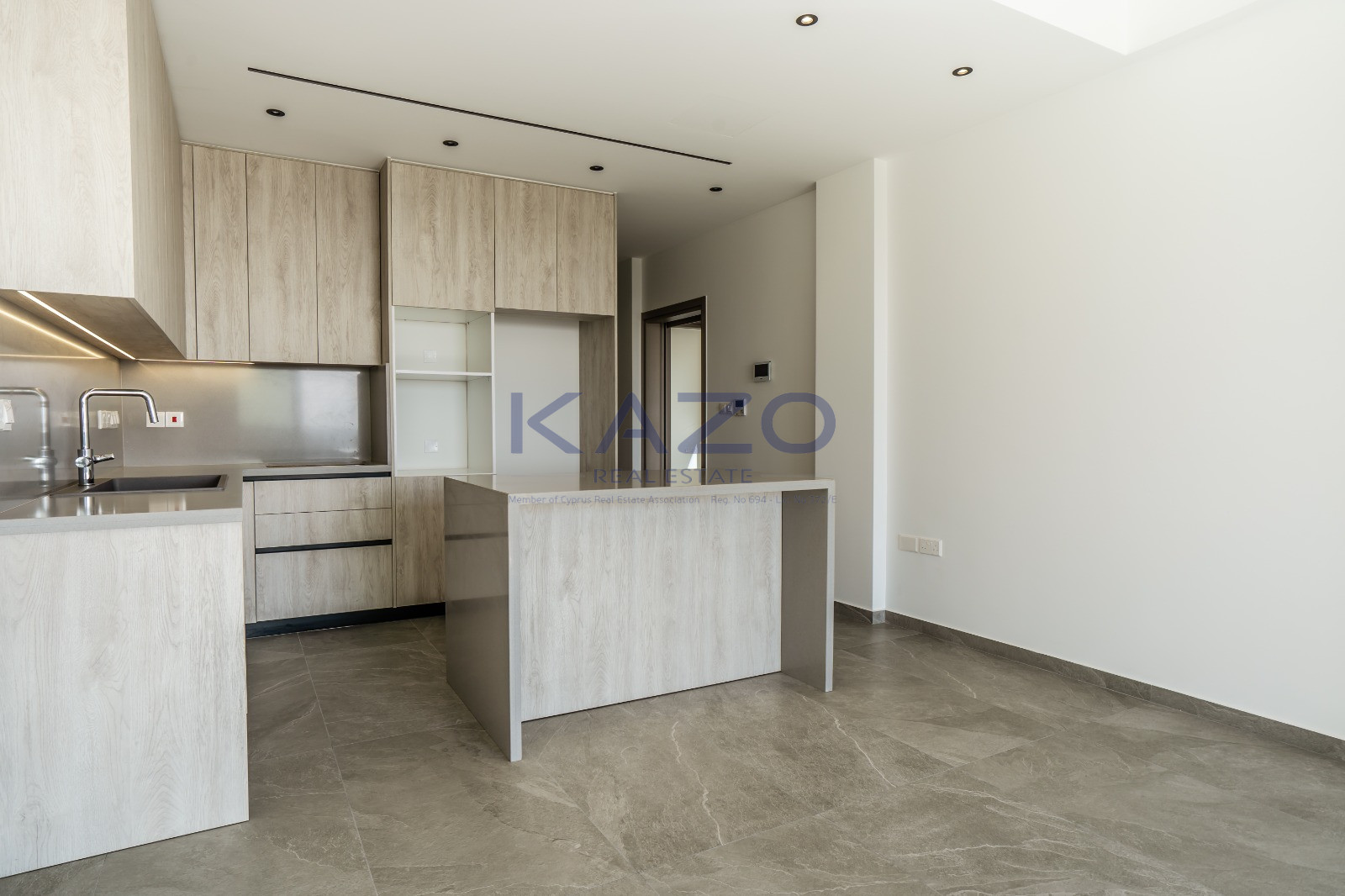 Modern 3-bed apartment with sea views and garden in Agia Fyla photo 17