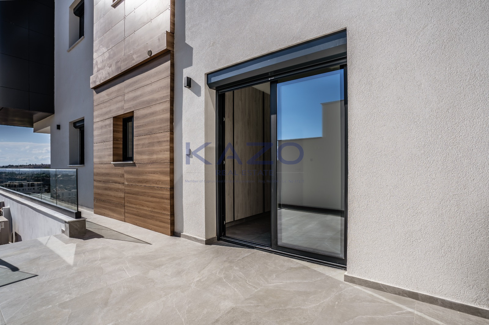 Modern 3-bed apartment with sea views and garden in Agia Fyla photo 11