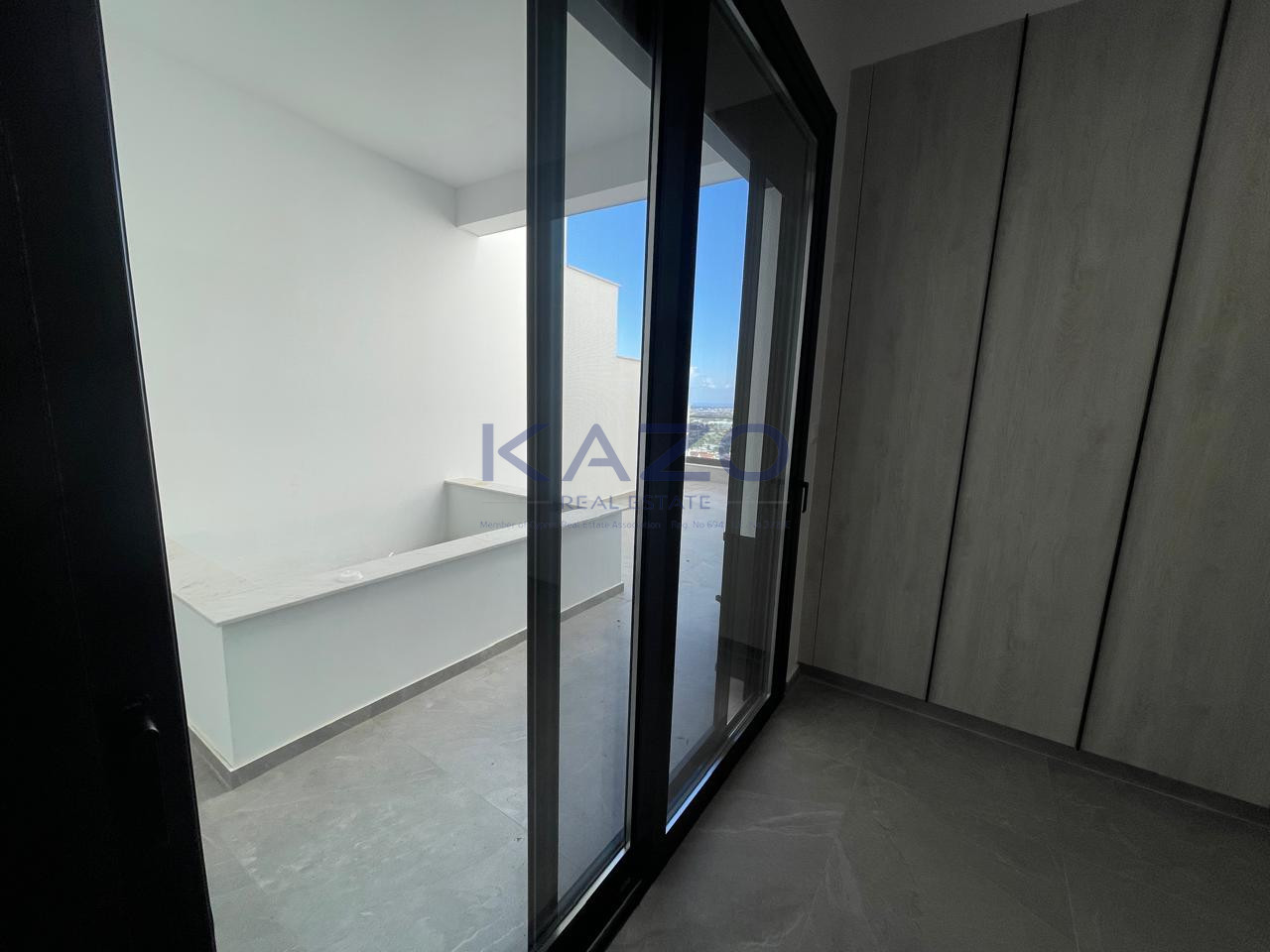Modern 3-bed apartment with sea views and garden in Agia Fyla photo 23