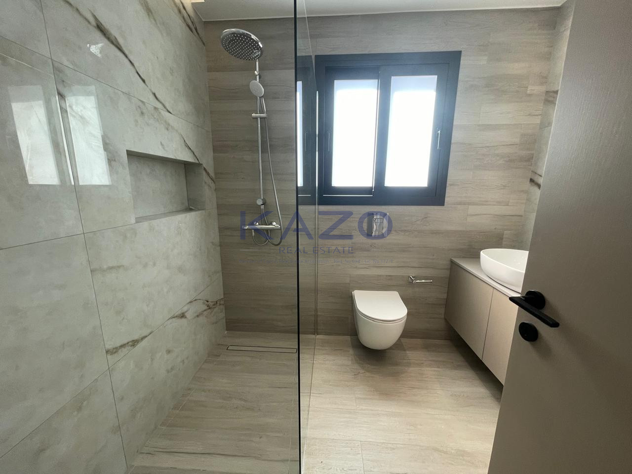 Modern 3-bed apartment with sea views and garden in Agia Fyla photo 32